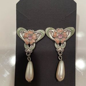 Drop Pearl Earrings